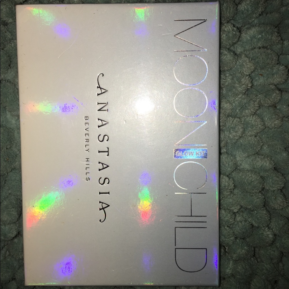 Make up Anastasia moon child glow kit